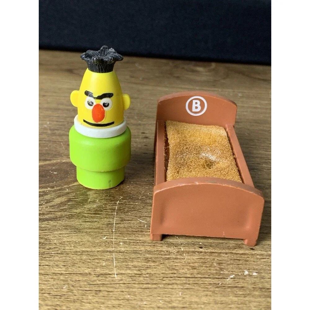 VTG Fisher Price Little People Bert & Berts Bed - Sesame Street #938